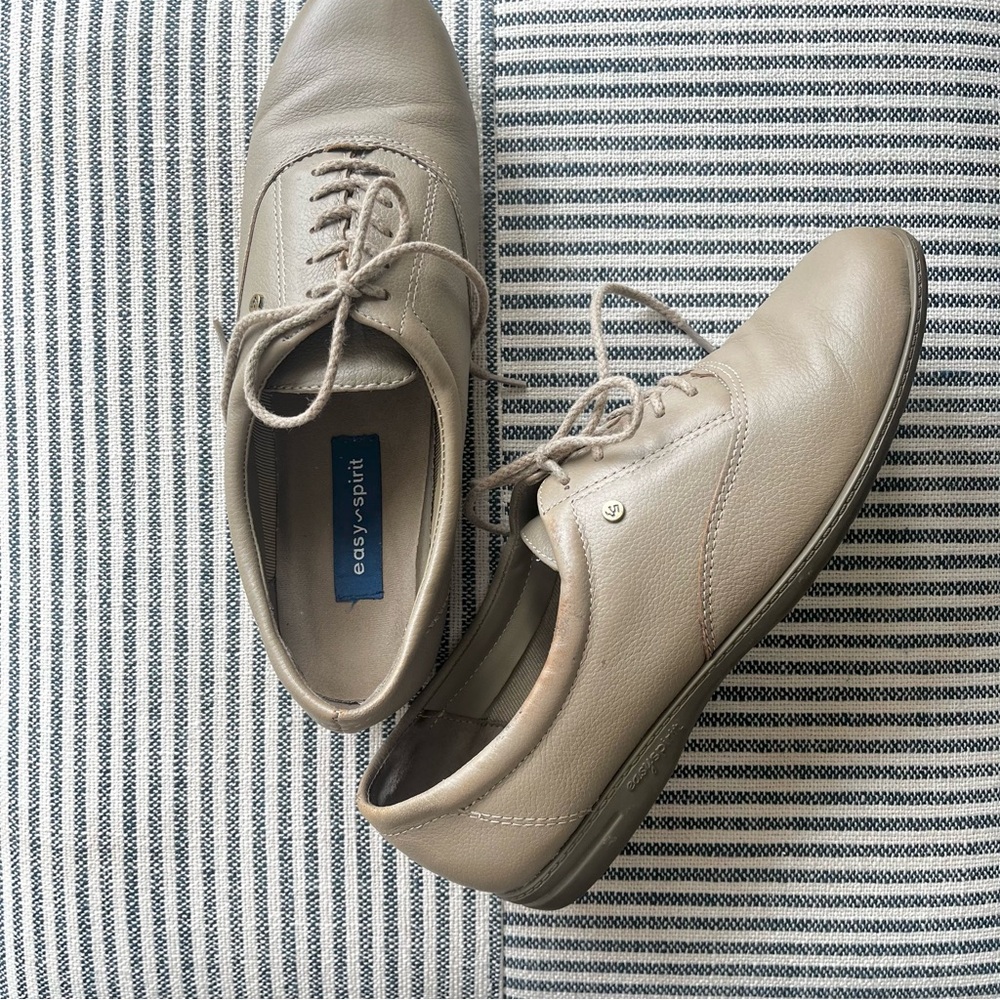 9.5N Easy Spirit ESMotion Taupe Leather Oxford Shoe